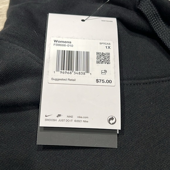 Nike Sportswear Club Fleece Women's Oversized Mock-Neck Sweatshirt (Plus Size) - Picture 3 of 5